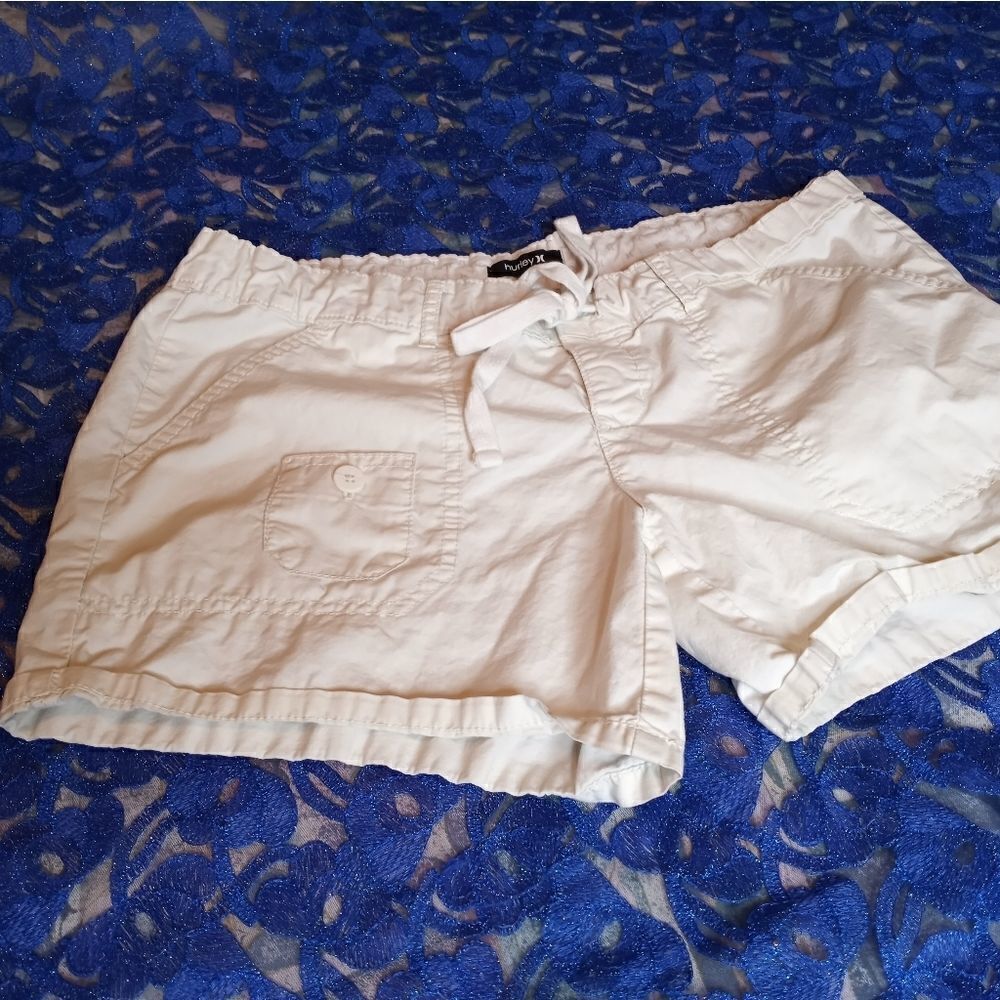 Hurley Women's Shorts Size9 (33-inch waist) 5-Pockets 100%Cotton White Used